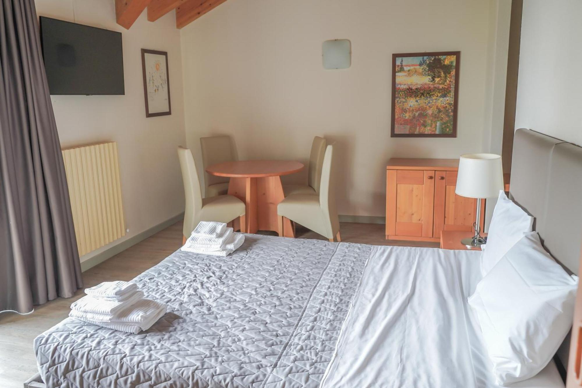 Al Ponte Garni Hotel Pergine Valsugana Quarto foto